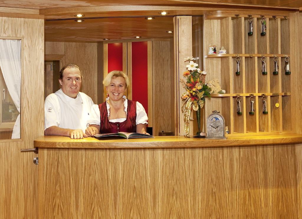 Hotel Restaurant Fruehlingsgarten Fussen Exterior photo